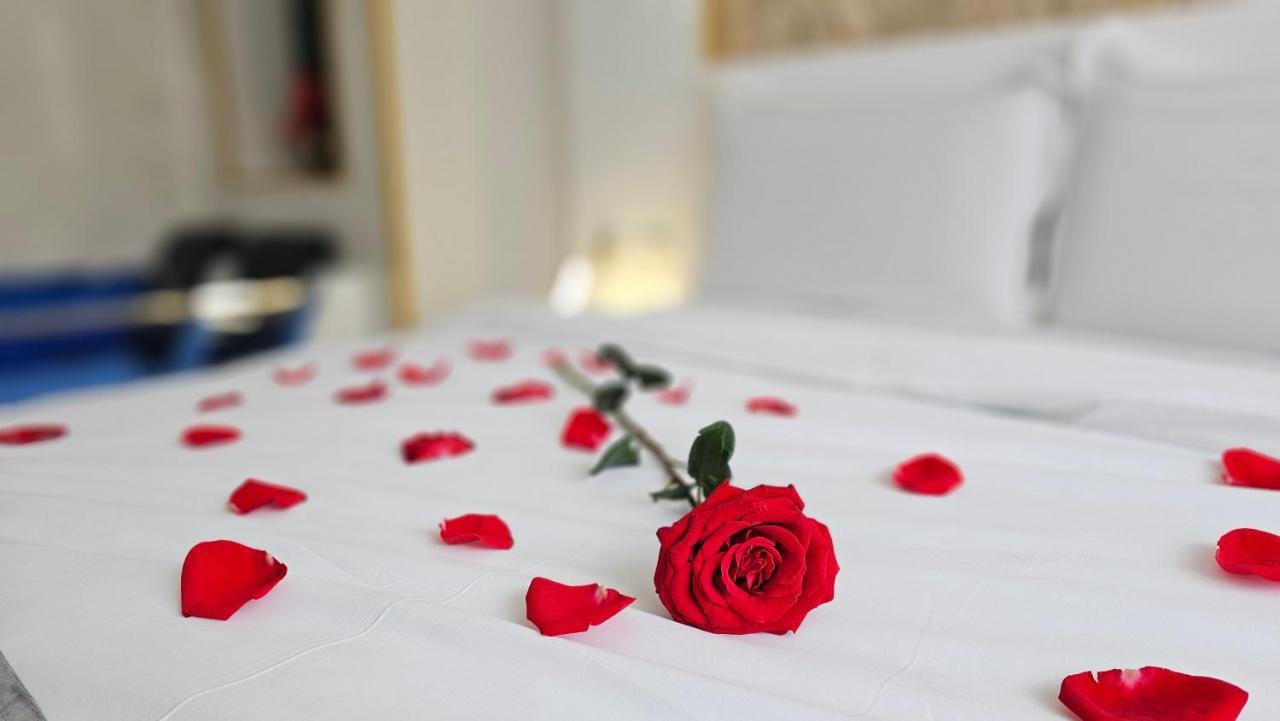 Colt De Rai Resita Bed & Breakfast エクステリア 写真